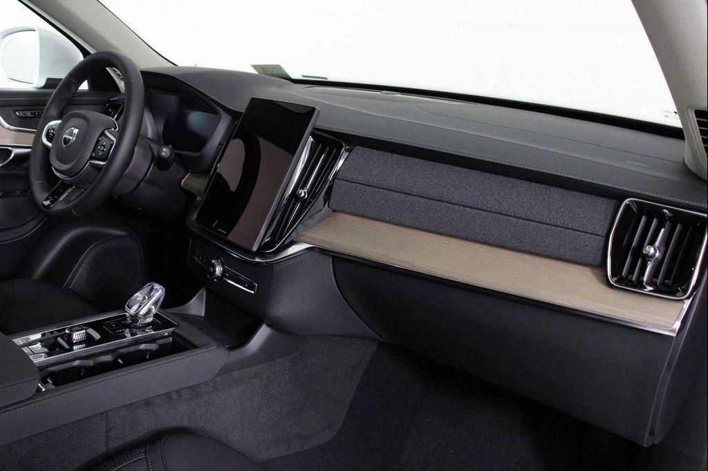 new 2025 Volvo XC90 car, priced at $56,695