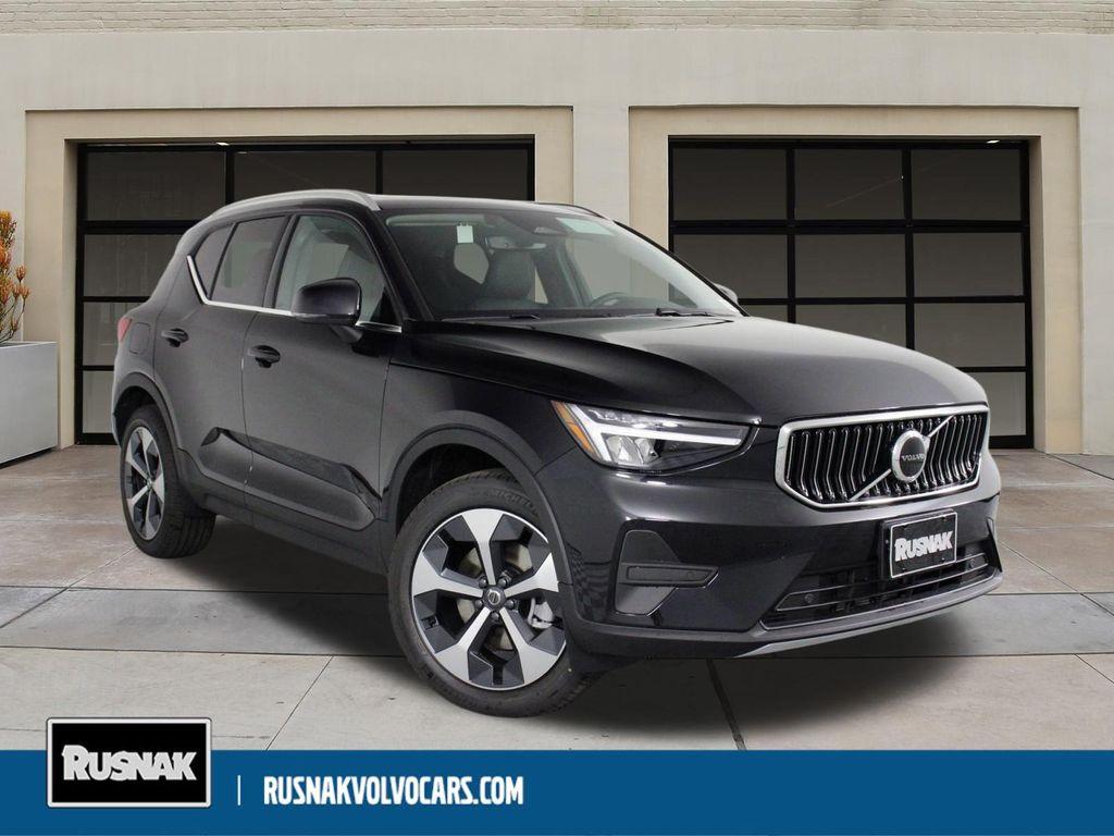 new 2025 Volvo XC40 car, priced at $45,815