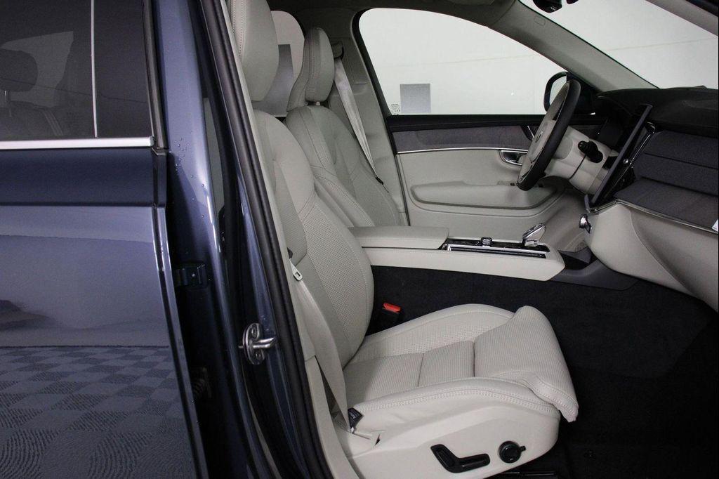 new 2026 Volvo XC90 Plug-In Hybrid car, priced at $85,625