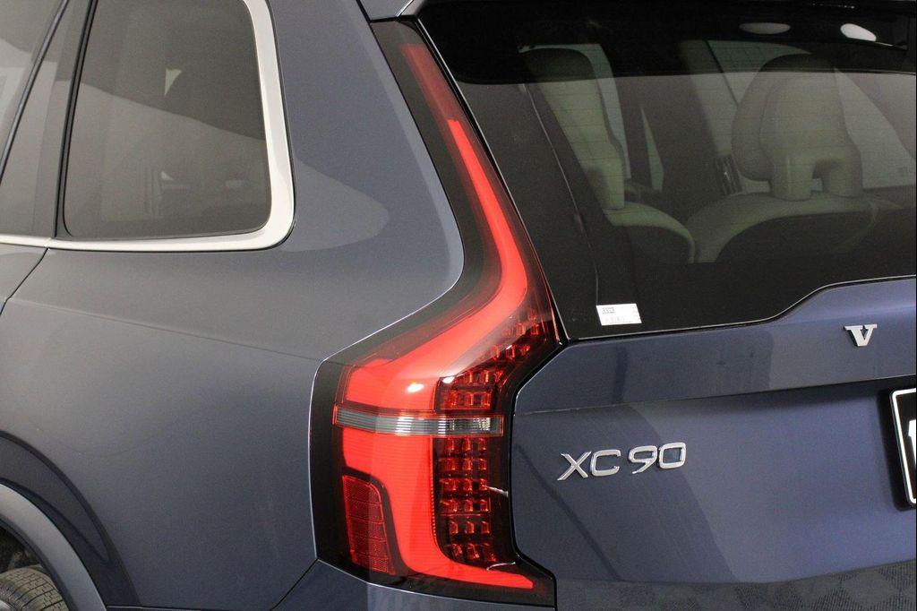 new 2026 Volvo XC90 Plug-In Hybrid car, priced at $85,625