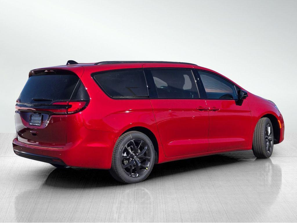 new 2026 Chrysler Pacifica car, priced at $42,995