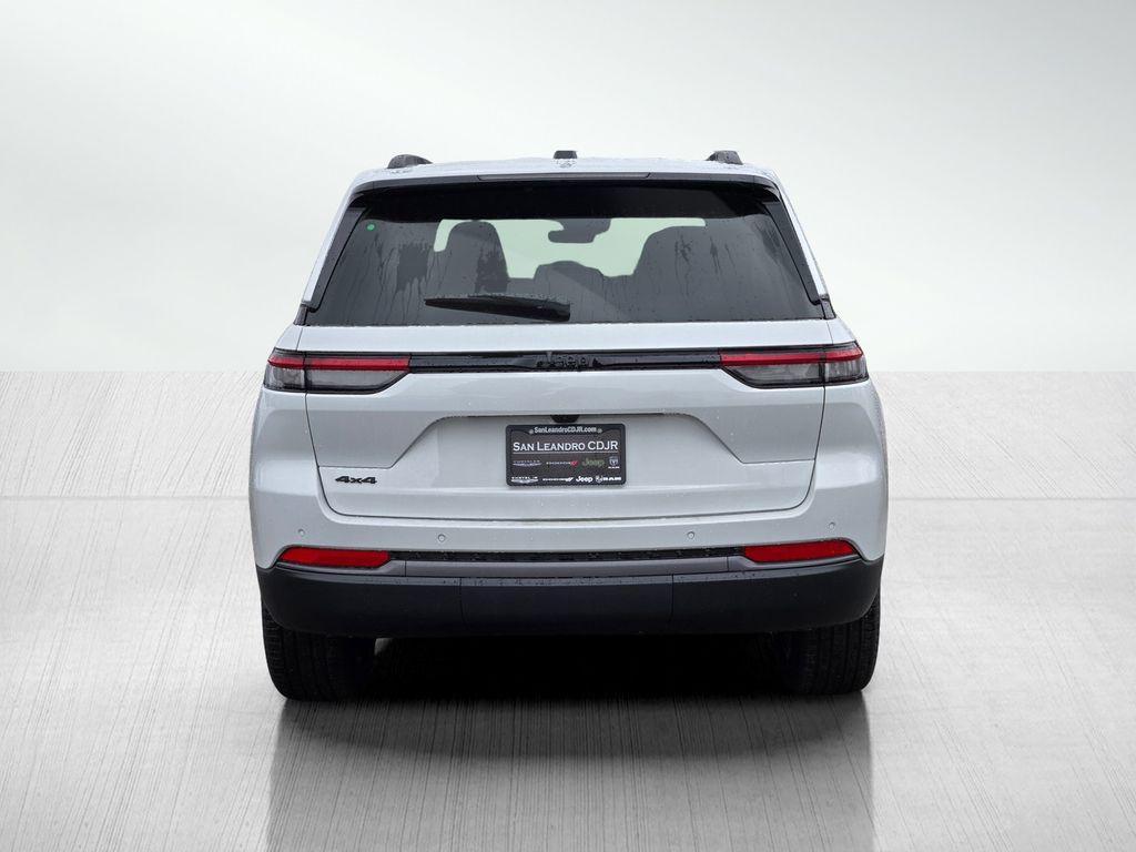 new 2026 Jeep Grand Cherokee car, priced at $49,985