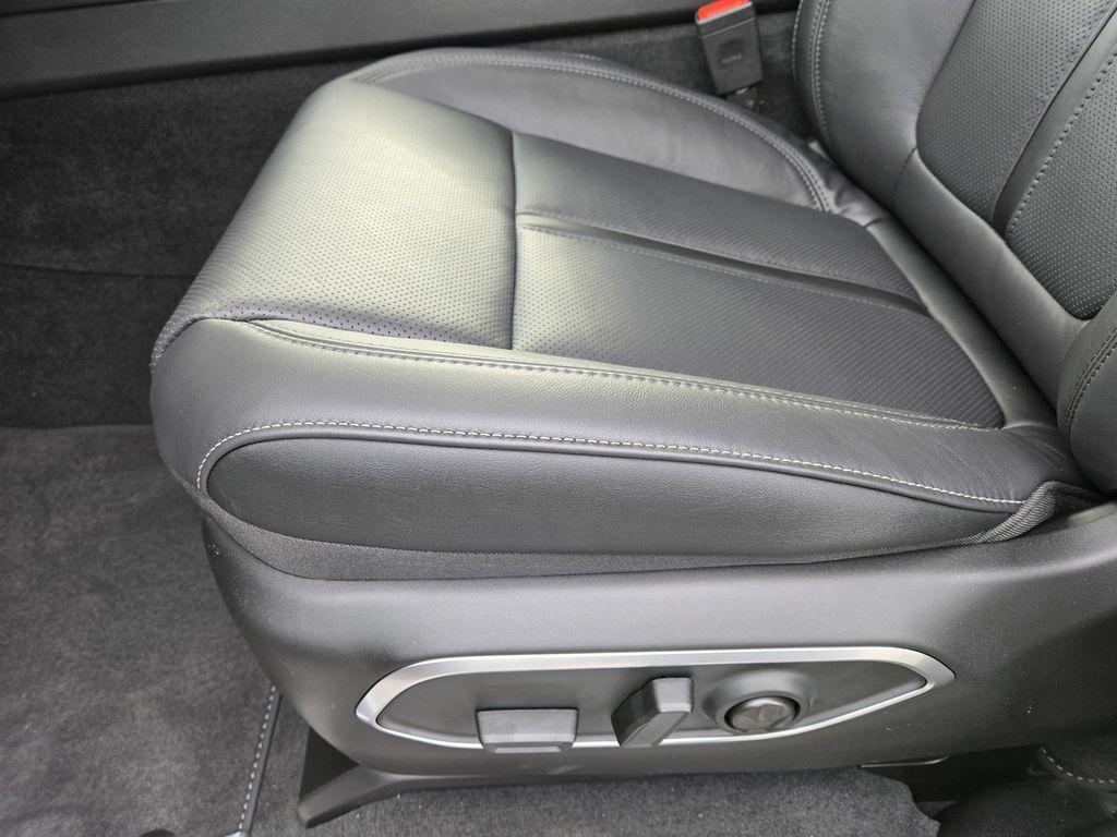 new 2026 Jeep Grand Wagoneer car, priced at $73,995