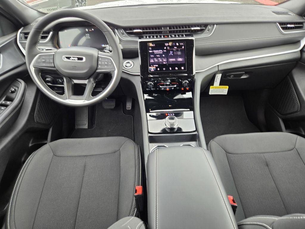 new 2026 Jeep Grand Cherokee car, priced at $45,900