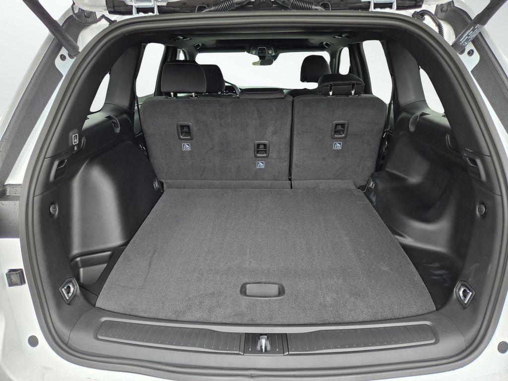 new 2026 Jeep Grand Cherokee car, priced at $45,900