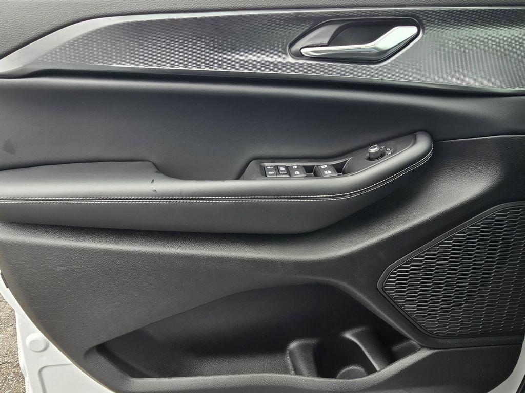 new 2026 Jeep Grand Cherokee car, priced at $45,900