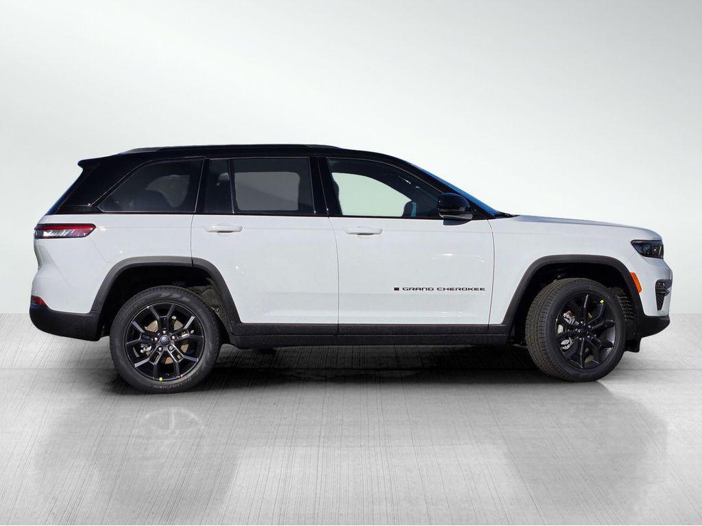 new 2025 Jeep Grand Cherokee car, priced at $49,995