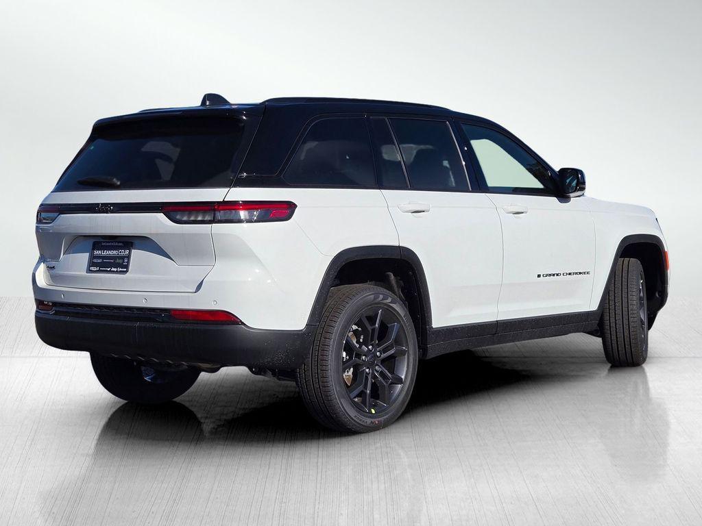 new 2025 Jeep Grand Cherokee car, priced at $49,995