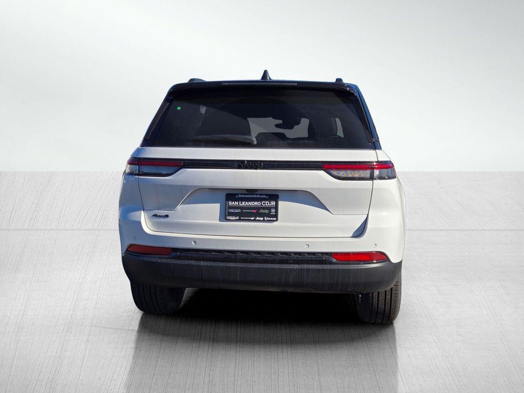 new 2025 Jeep Grand Cherokee car, priced at $49,995