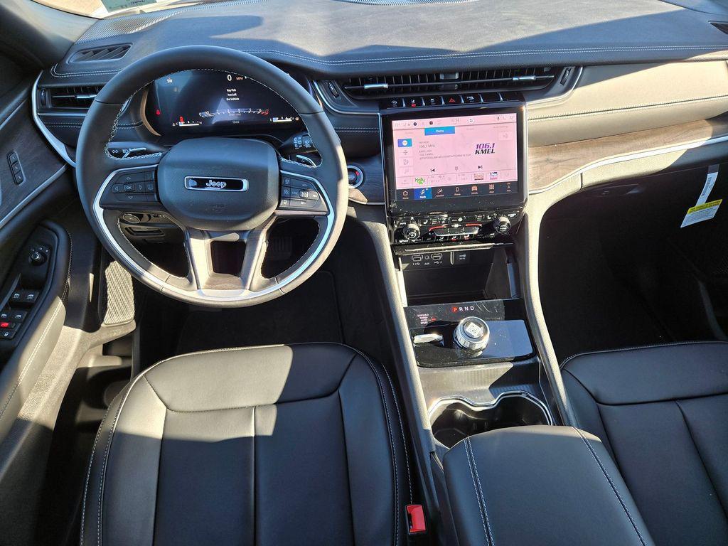 new 2025 Jeep Grand Cherokee car, priced at $49,995