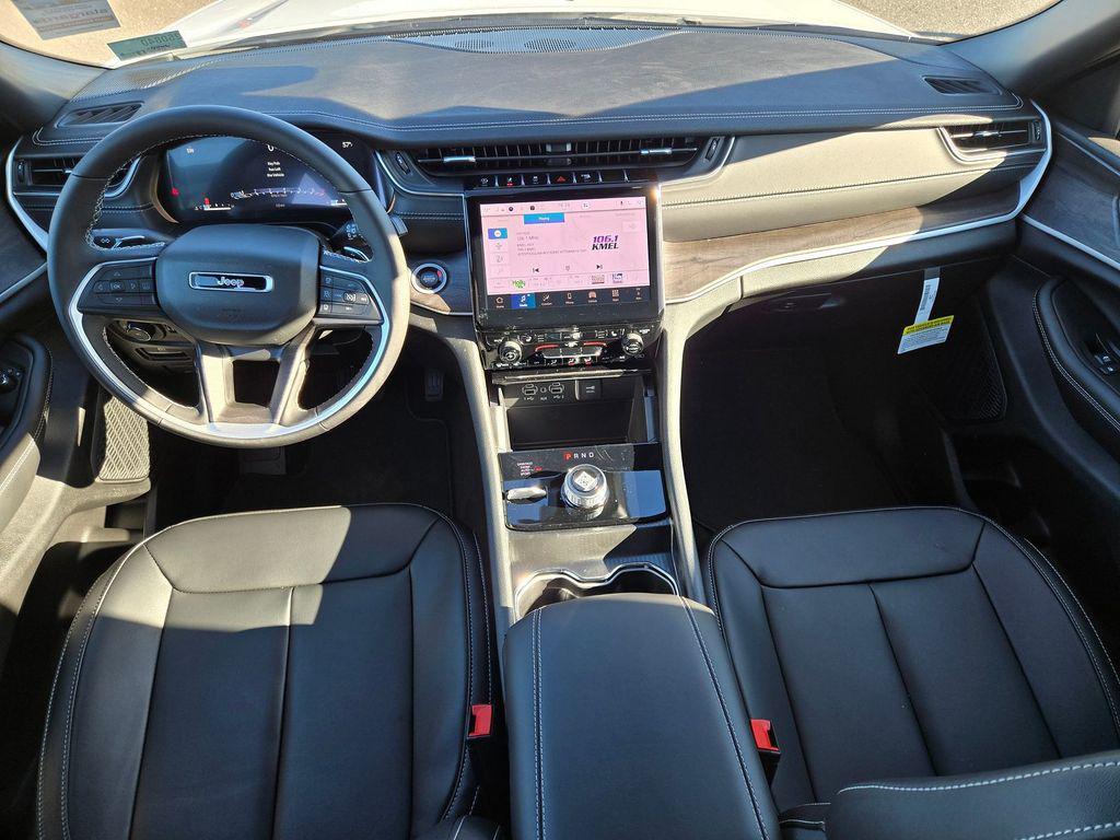 new 2025 Jeep Grand Cherokee car, priced at $49,995