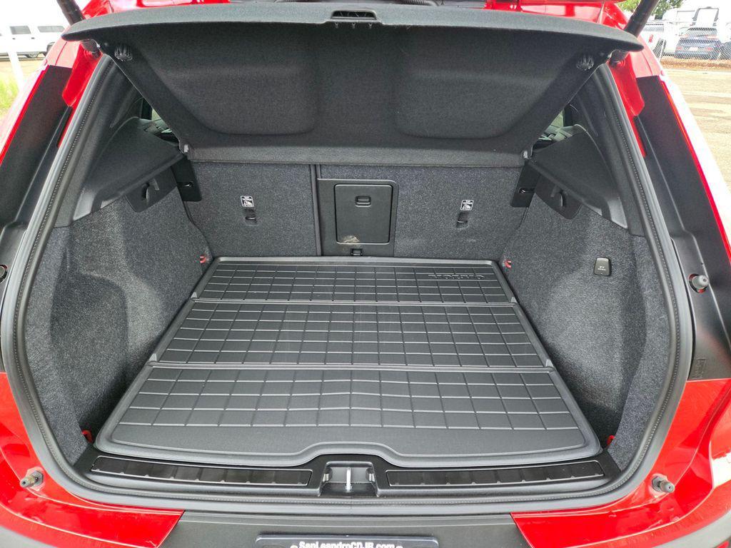 used 2025 Volvo XC40 car, priced at $35,995