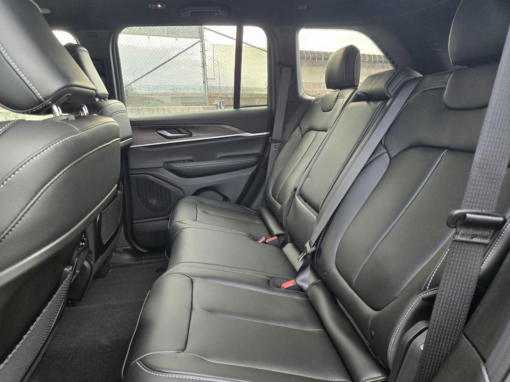 new 2025 Jeep Grand Cherokee car, priced at $49,995