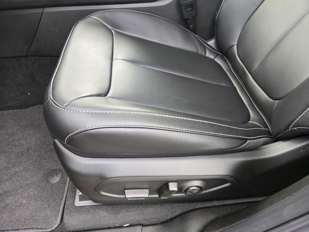 new 2025 Jeep Grand Cherokee car, priced at $49,995