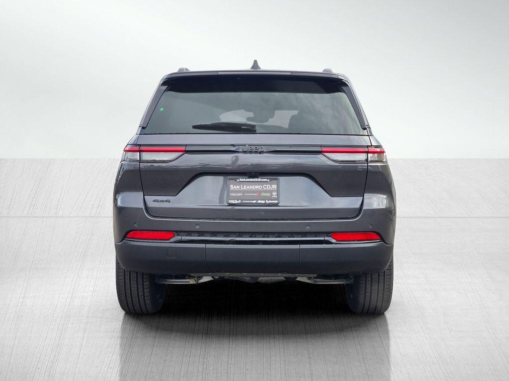 new 2025 Jeep Grand Cherokee car, priced at $49,995