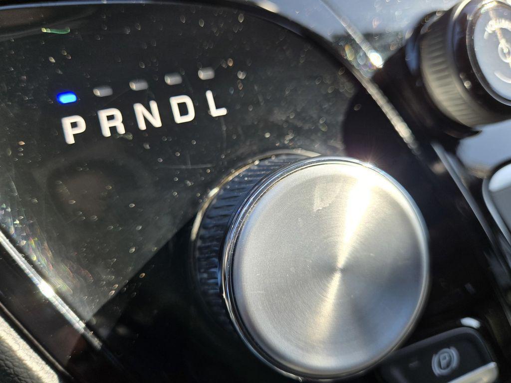 used 2025 Chrysler Pacifica car, priced at $32,998