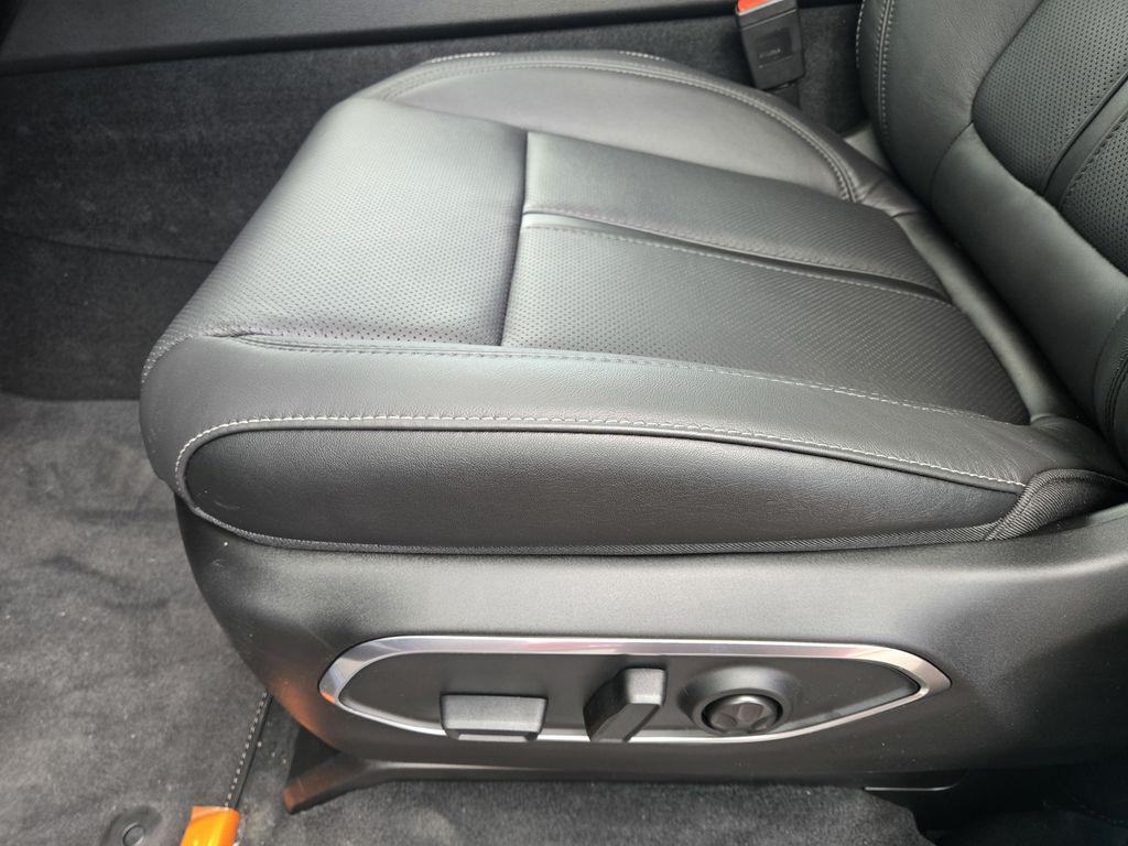 new 2026 Jeep Grand Wagoneer L car, priced at $79,995