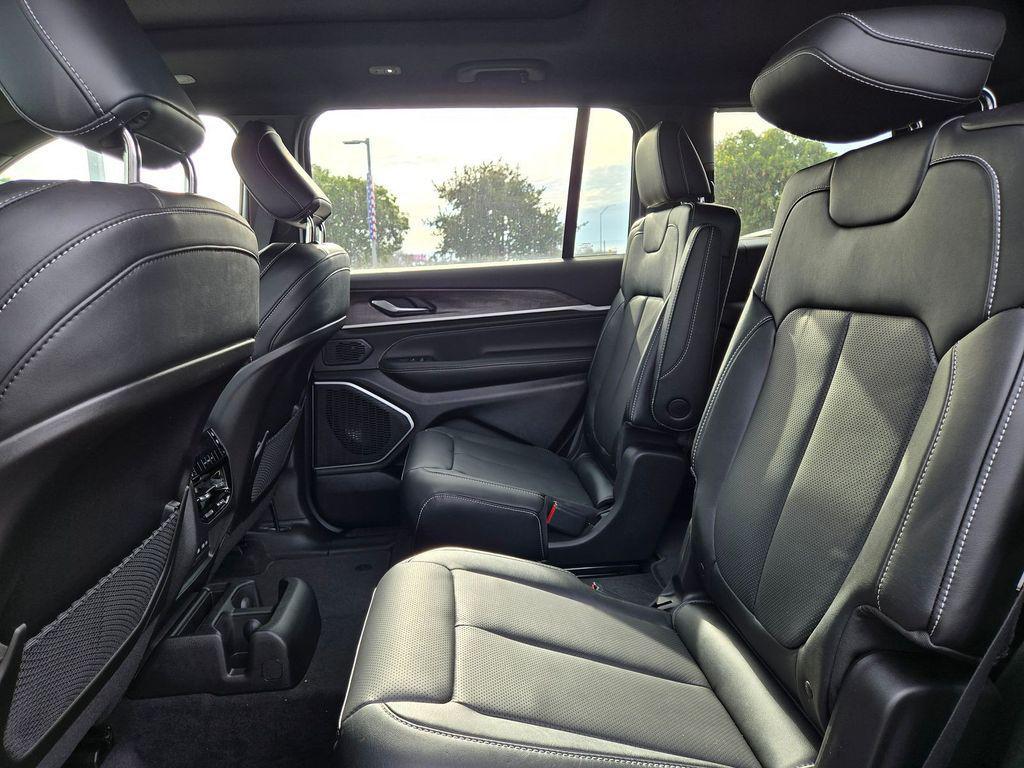 new 2026 Jeep Grand Cherokee L car, priced at $54,995