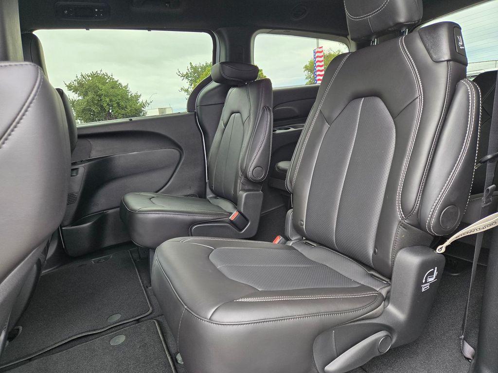 new 2026 Chrysler Pacifica car, priced at $39,995