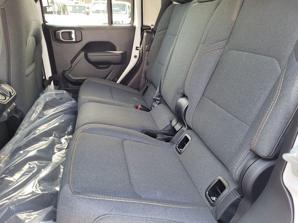 new 2025 Jeep Gladiator car, priced at $41,995