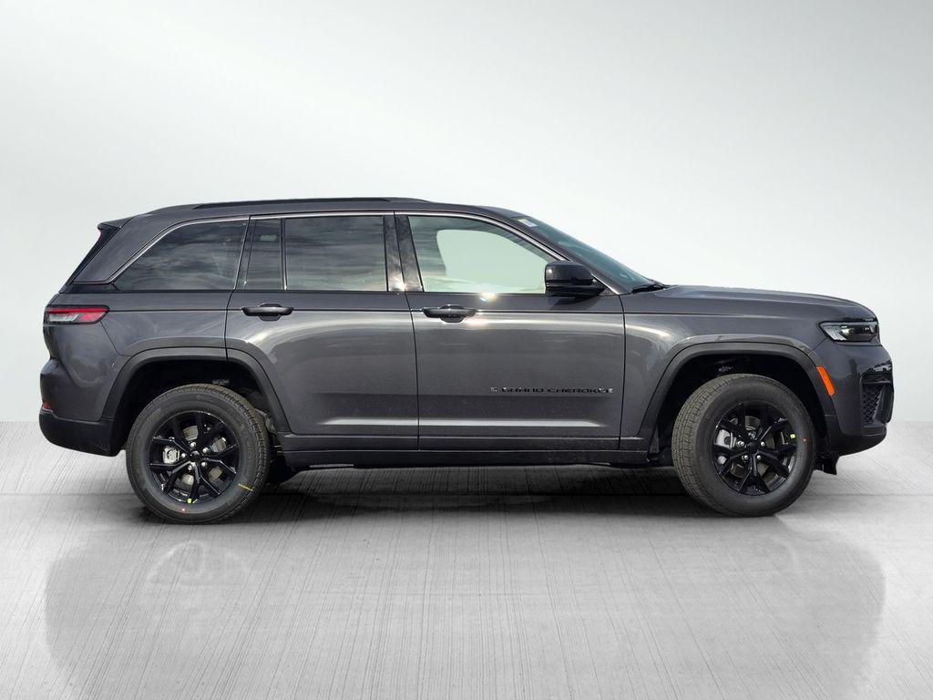 new 2026 Jeep Grand Cherokee car, priced at $46,995