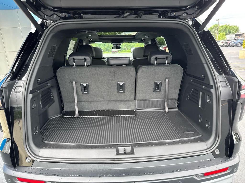 new 2026 Chevrolet Traverse car, priced at $49,995
