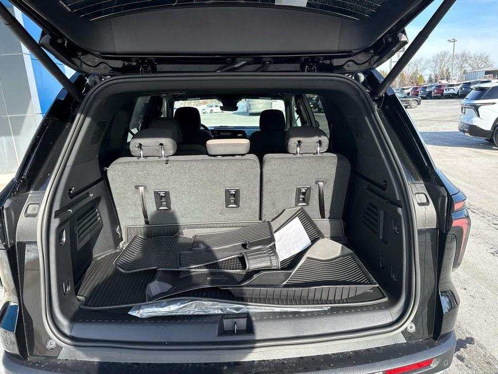 new 2026 Chevrolet Traverse car, priced at $46,493