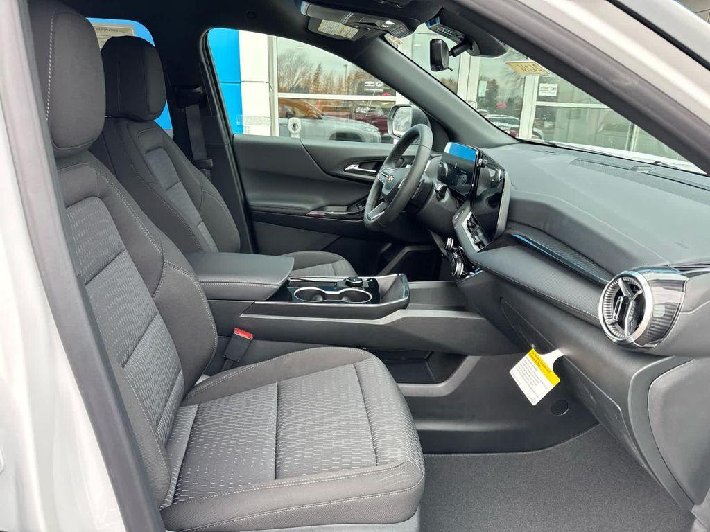 new 2026 Chevrolet Equinox car, priced at $32,235