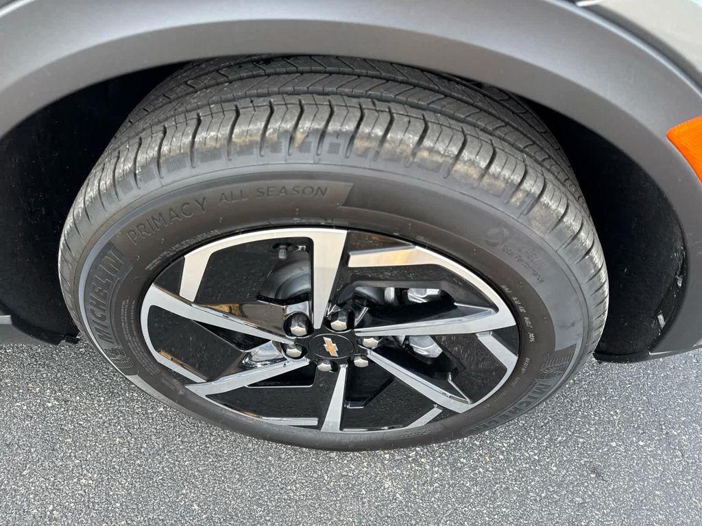 used 2025 Chevrolet Equinox EV car, priced at $24,900