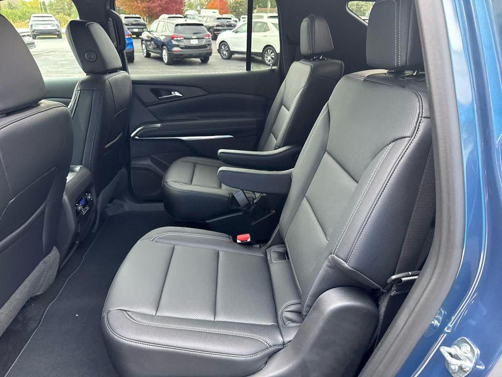 new 2026 Chevrolet Traverse car, priced at $46,498