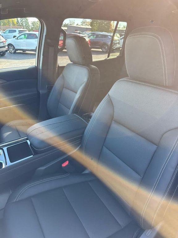 new 2026 Chevrolet Traverse car, priced at $44,299