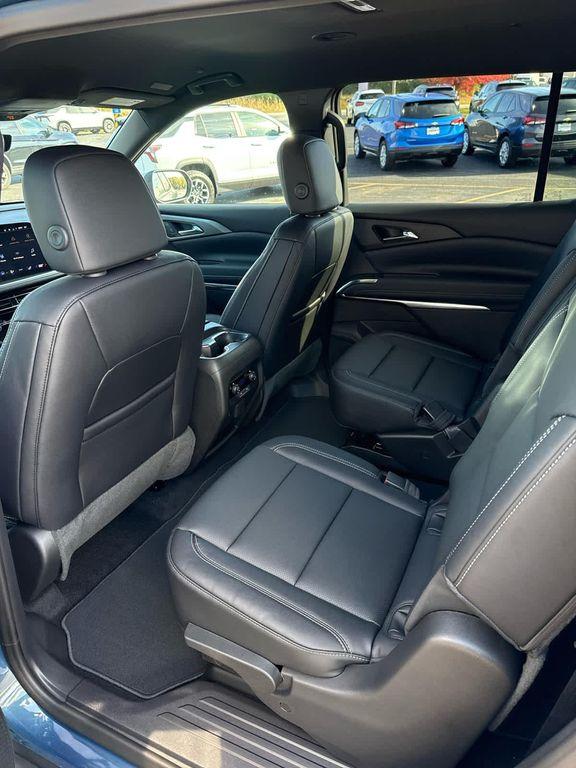 new 2026 Chevrolet Traverse car, priced at $44,299