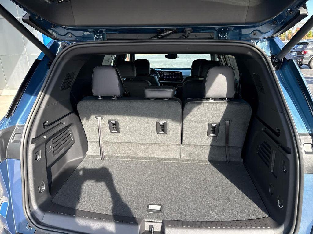 new 2026 Chevrolet Traverse car, priced at $44,299