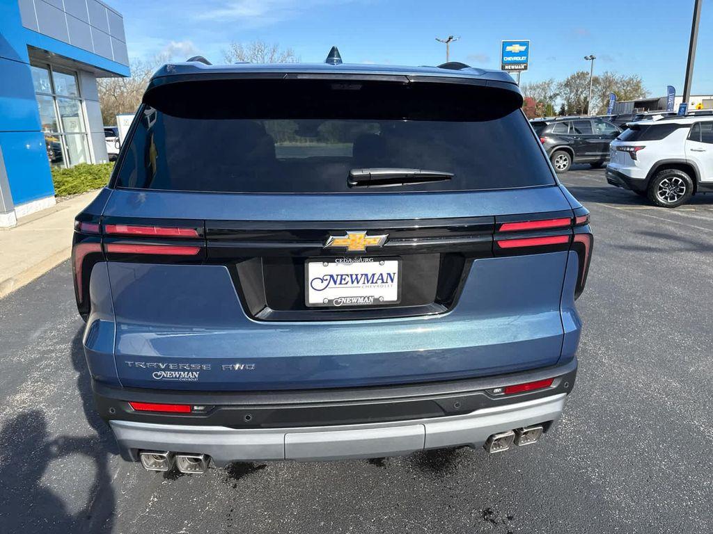 new 2026 Chevrolet Traverse car, priced at $44,299