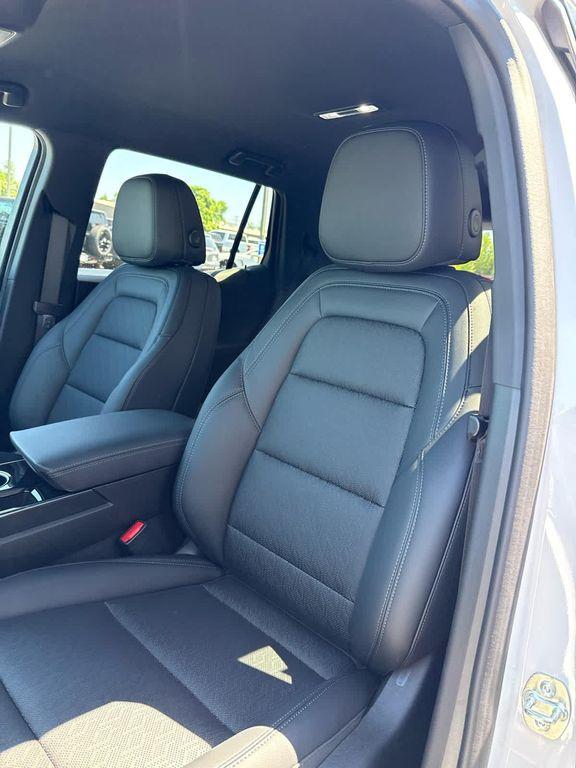 new 2026 Chevrolet Equinox car, priced at $34,445