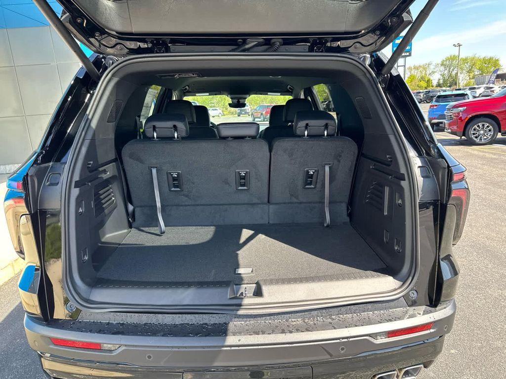 new 2026 Chevrolet Traverse car, priced at $48,305