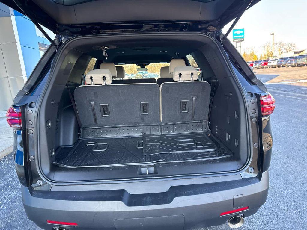 used 2024 Chevrolet Traverse car, priced at $28,981