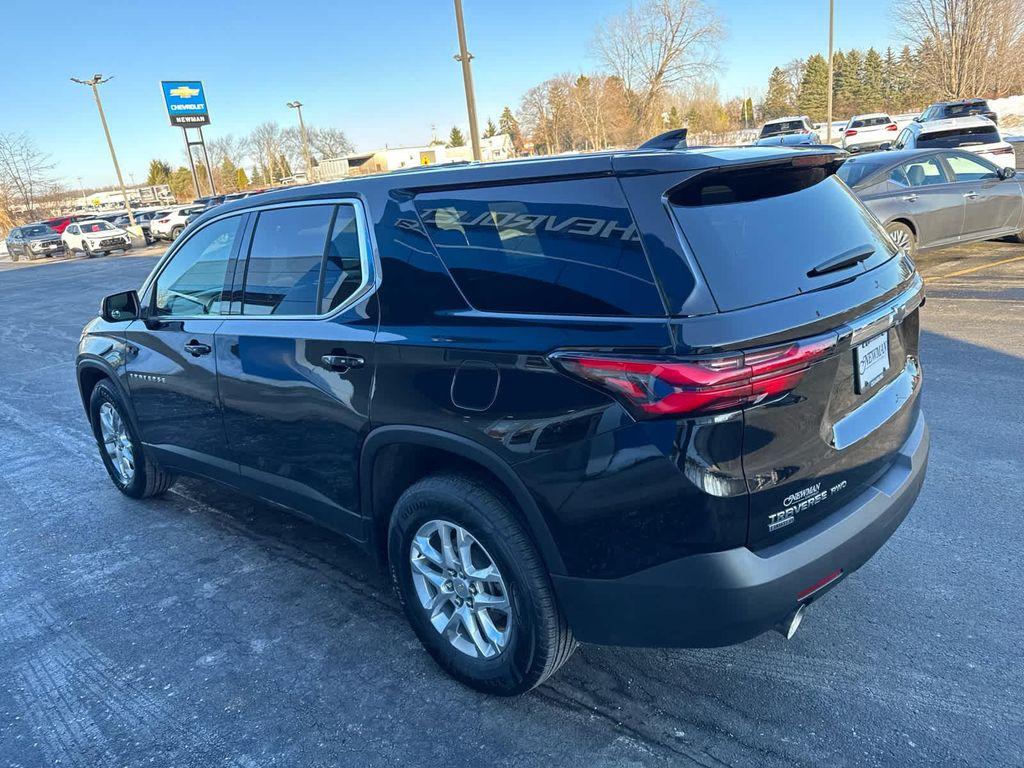 used 2024 Chevrolet Traverse car, priced at $28,981