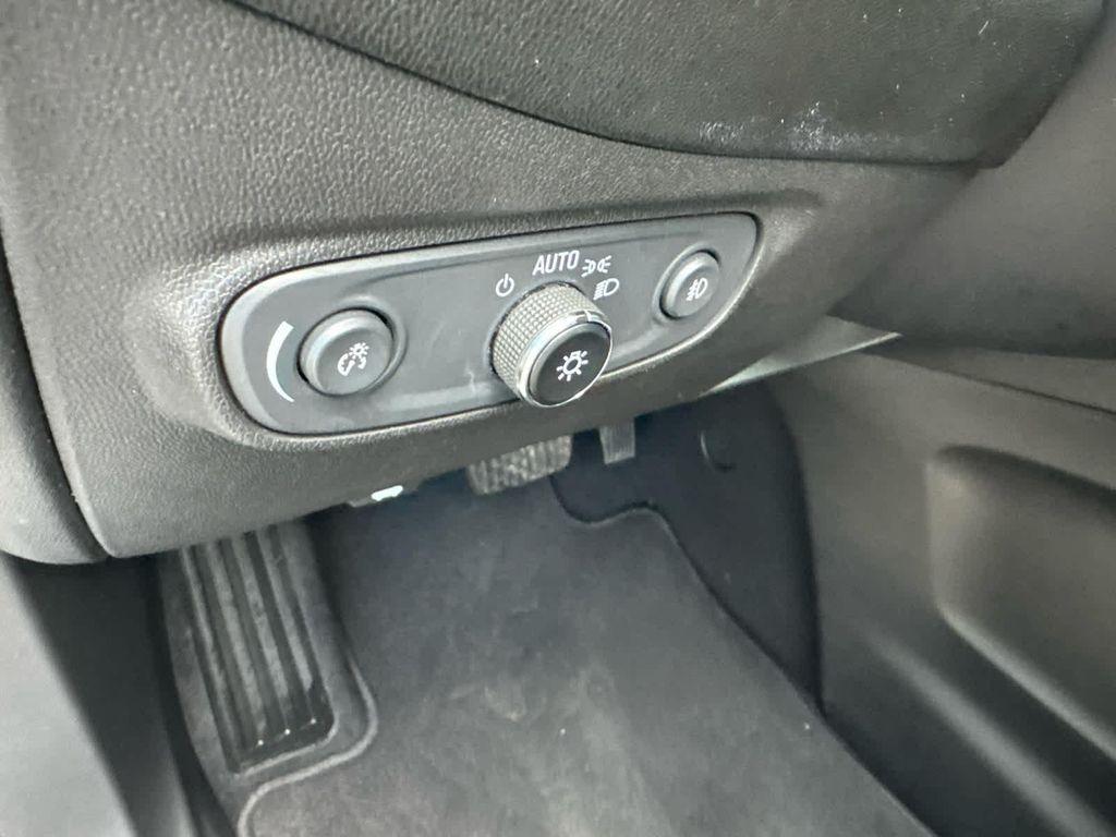 used 2021 Chevrolet Equinox car, priced at $19,677