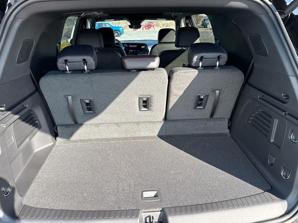 new 2026 Chevrolet Traverse car, priced at $52,620