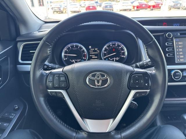 used 2019 Toyota Highlander car, priced at $25,988