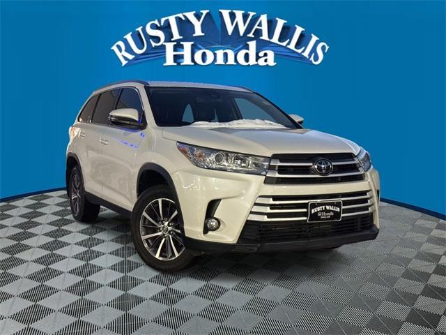 used 2019 Toyota Highlander car, priced at $25,782