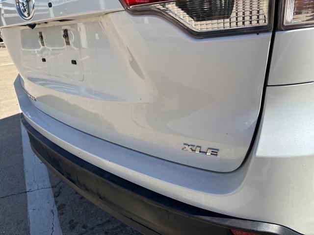 used 2019 Toyota Highlander car, priced at $25,988