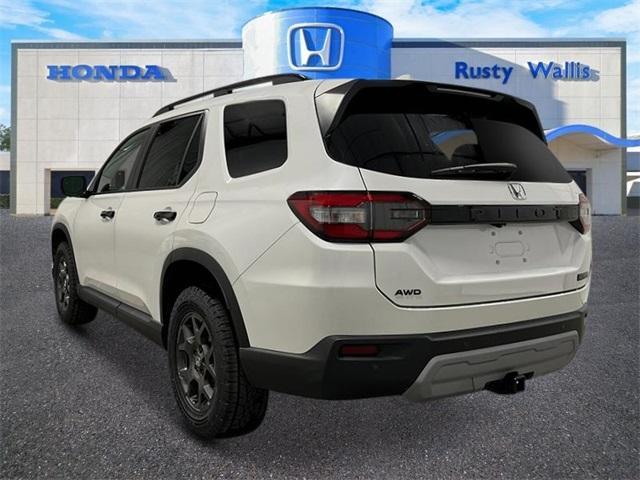 new 2025 Honda Pilot car, priced at $48,359