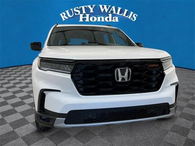 new 2025 Honda Pilot car, priced at $48,359