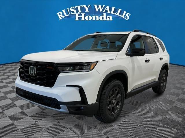 new 2025 Honda Pilot car, priced at $48,359