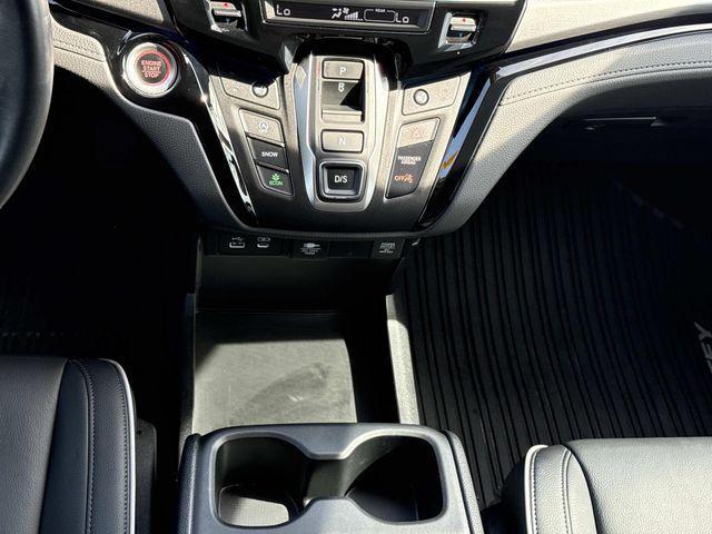 used 2025 Honda Odyssey car, priced at $41,889
