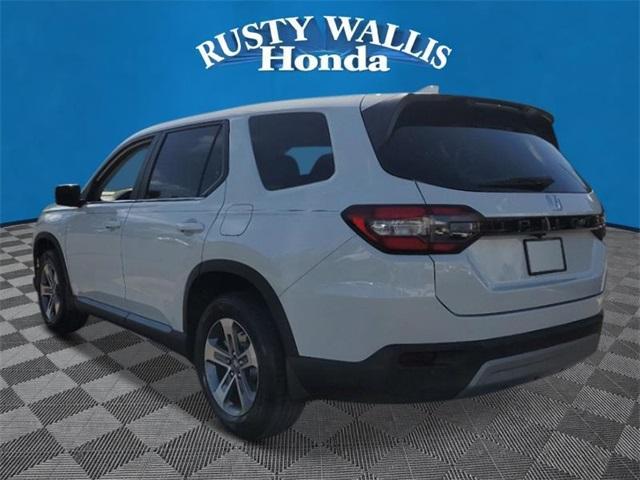 new 2025 Honda Pilot car, priced at $42,825