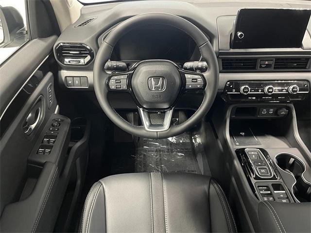 new 2025 Honda Pilot car, priced at $49,813