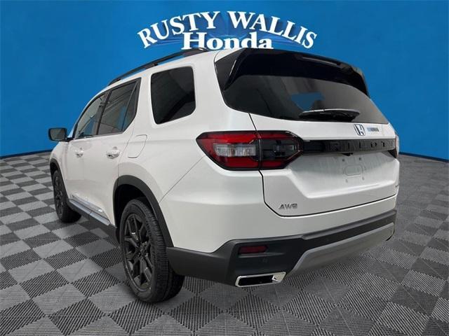 new 2025 Honda Pilot car, priced at $49,813